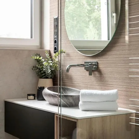 Estelle - Pool, Jacuzzi, Sauna - Balaton Villa *