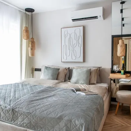 Estelle - Pool, Jacuzzi, Sauna - Balaton Balatonkenese